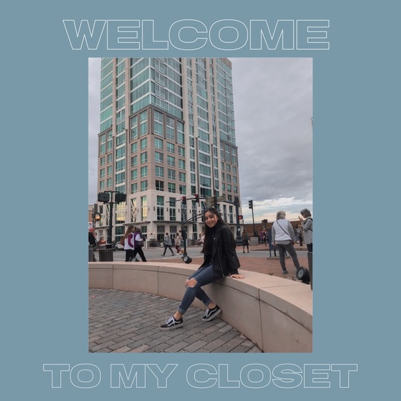 ☆BOOKMARK MY CLOSET☆ - Picture 1 of 7